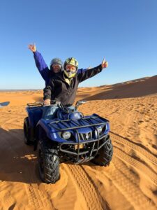Excursion 4 jours désert Maroc.Excursion 4 jours désert Maroc avec Rachid Morocco Tours – dromadaire dans les dunes de Merzouga